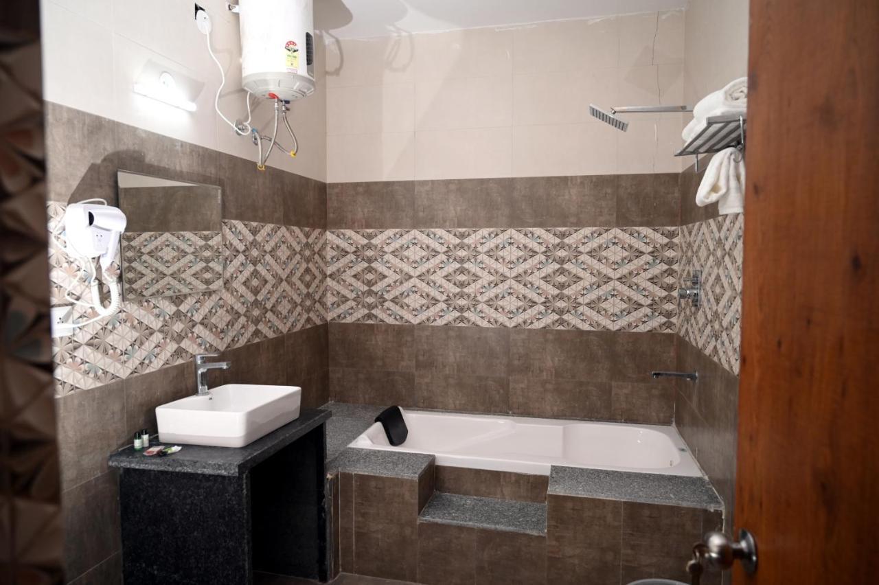 Hotel Singla Residency Kangra Exteriér fotografie